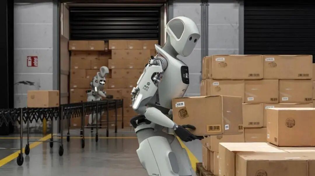 别再看机器人跳舞了！物理 AI 让机器人告别炫技，走进真实产线 | 前沿在线