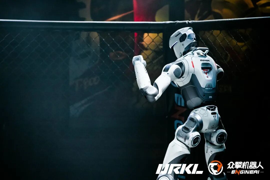 一场机器人格斗，为何价值千万黄金？解码众擎URKL联赛背后的产业雄心 | 前沿在线